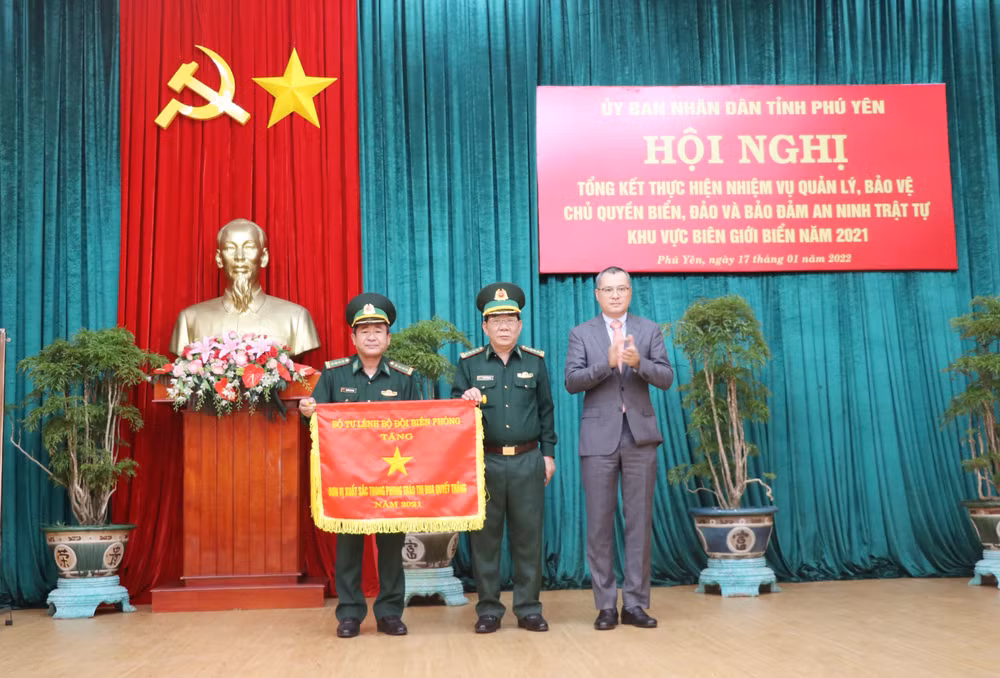 越南富安省坚决捍卫海上边界海域的主权与安全 ảnh 2 越南富安省坚决捍卫海上边界海域的主权与安全 ảnh 2