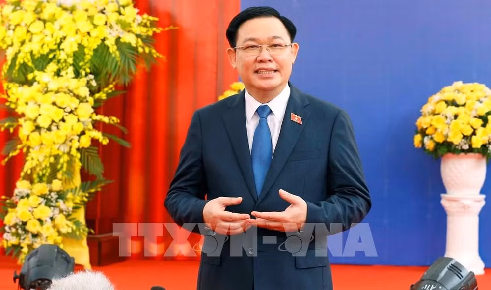 越南国会主席王廷惠：着力稳定宏观经济大盘 ảnh 1