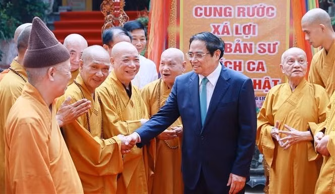 佛历2566年佛诞大典：范明政总理向越南佛教协会致以美好节日祝福 ảnh 1