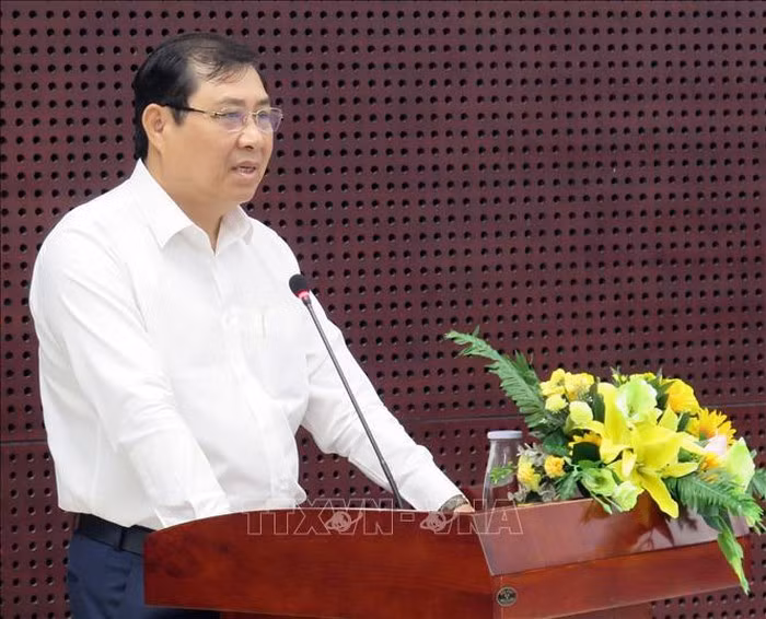 新冠肺炎疫情:岘港市准许各工程和项目复工 ảnh 1 新冠肺炎疫情:岘港市准许各工程和项目复工 ảnh 1