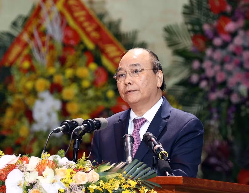 越南政府总理阮春福出席人民公安传统日75周年纪念典礼 ảnh 1 越南政府总理阮春福出席人民公安传统日75周年纪念典礼 ảnh 1