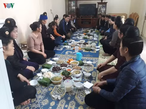 山萝省泰族同胞的“送婿歌和迎亲歌”风俗 ảnh 1