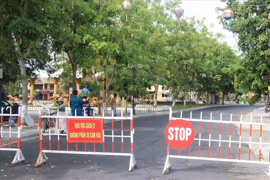 广南省继续在出现新冠肺炎确诊病例的地区采取社交距离措施 ảnh 1 广南省继续在出现新冠肺炎确诊病例的地区采取社交距离措施 ảnh 1