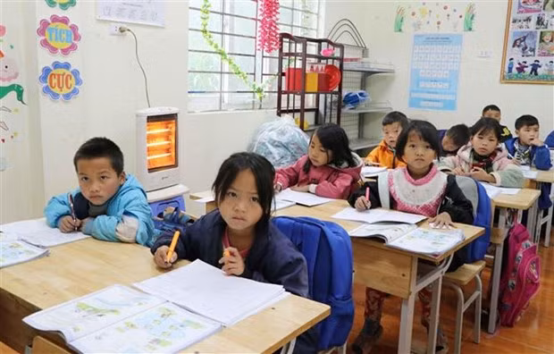 德国向越南山区学校提供纯水净化设备 ảnh 1 德国向越南山区学校提供纯水净化设备 ảnh 1