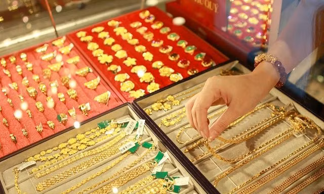  2月28日上午越南国内一两黄金卖出价上涨10万越盾 ảnh 1