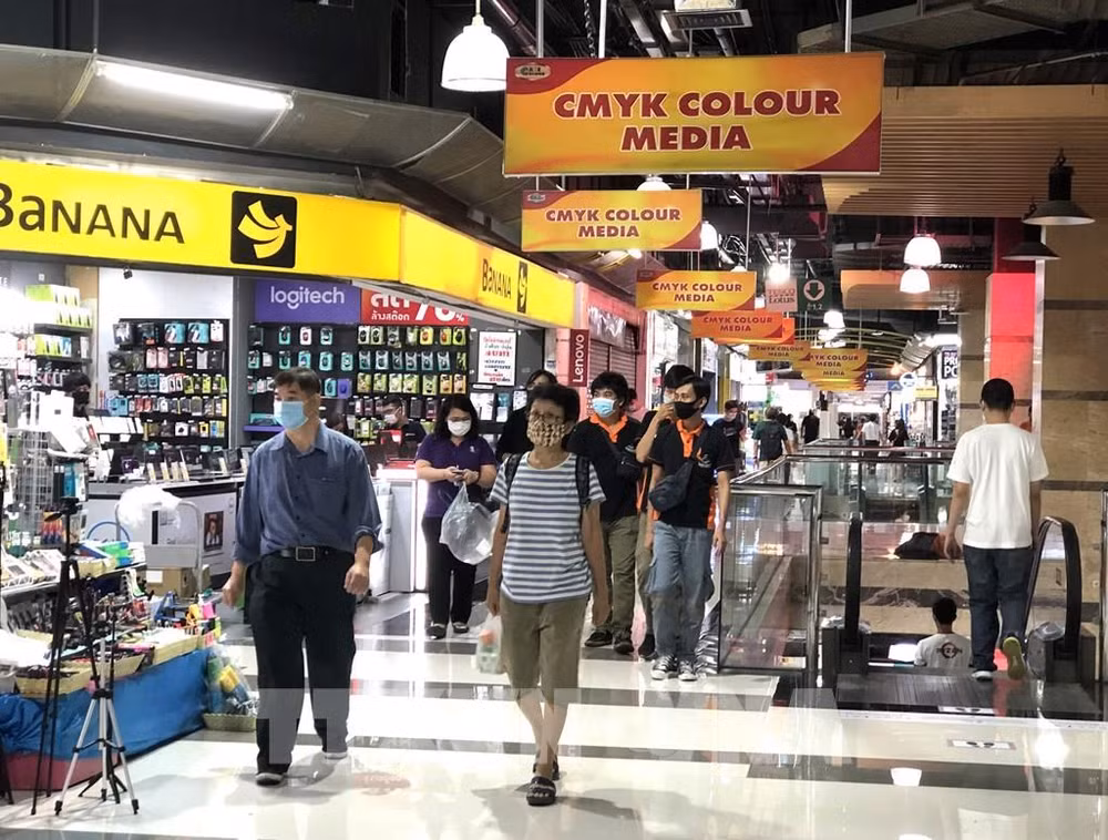 新冠肺炎疫情：泰国允许柬埔寨和缅甸劳动者延长在泰停留期限 ảnh 1