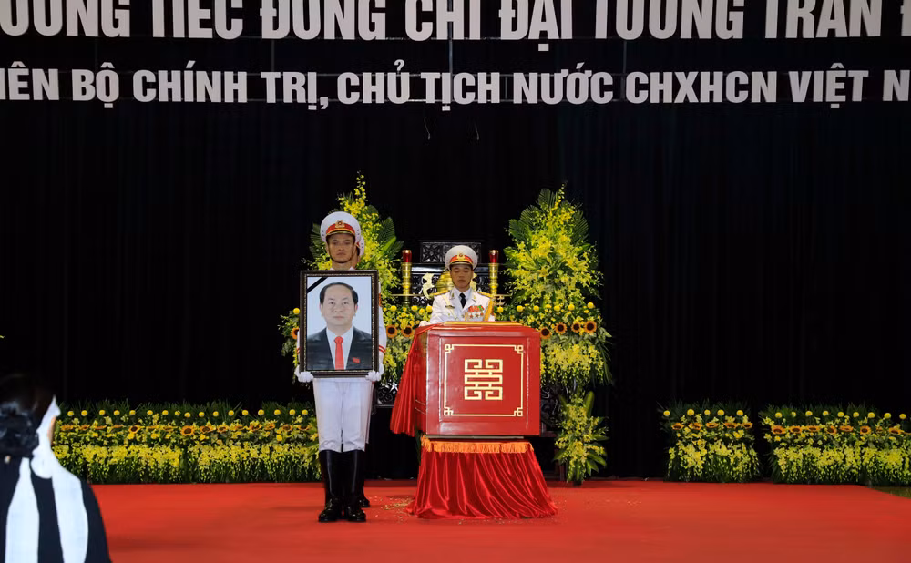 陈大光主席追悼会隆重举行 ảnh 1