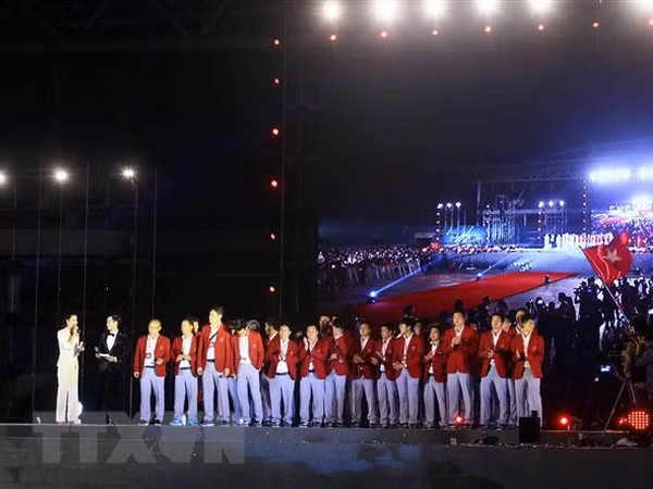 政府总理阮春福向越南国奥队授予奖状 ảnh 1 政府总理阮春福向越南国奥队授予奖状 ảnh 1