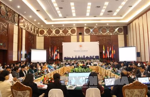 东盟经济高官会议在万象召开 ảnh 1