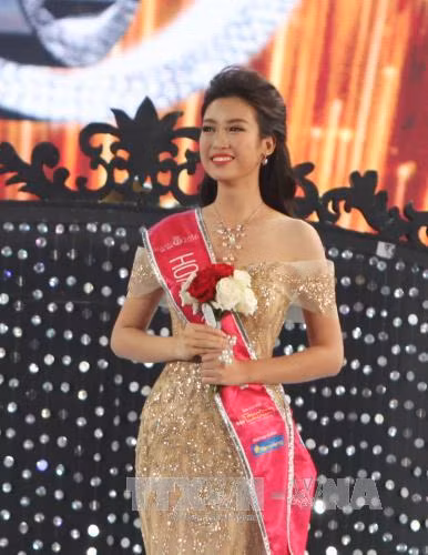 2016年越南小姐选美大赛总决赛:杜美玲佳丽摘得桂冠 ảnh 3 2016年越南小姐选美大赛总决赛:杜美玲佳丽摘得桂冠 ảnh 3