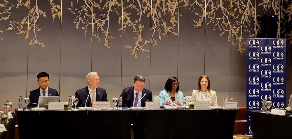 有史以来企业数最多的美国高级企业代表团访问越南 ảnh 1 有史以来企业数最多的美国高级企业代表团访问越南 ảnh 1