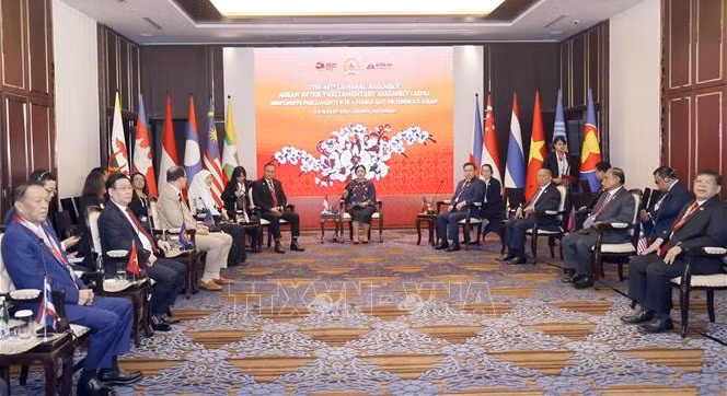 越南国会主席王廷惠拜会AIPA-44主席普安·马哈拉妮 ảnh 1 越南国会主席王廷惠拜会AIPA-44主席普安·马哈拉妮 ảnh 1