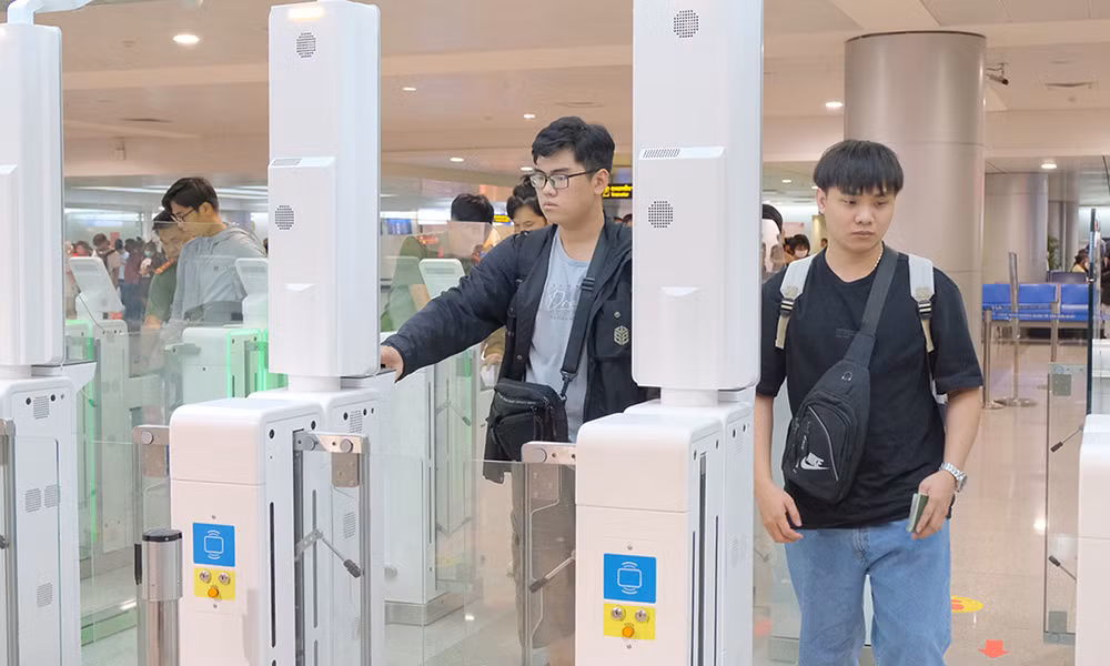 实施电子签证政策:期望在 2023 年秋冬旅游季吸引更多国际游客 ảnh 1 实施电子签证政策:期望在 2023 年秋冬旅游季吸引更多国际游客 ảnh 1
