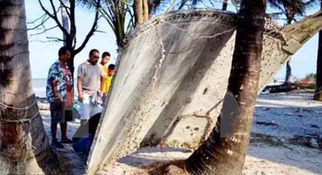 泰国发现疑似MH370残骸 ảnh 1 泰国发现疑似MH370残骸 ảnh 1