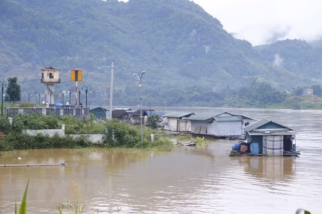 越南北部山区大范围降雨天气将会持续较长时间 ảnh 2