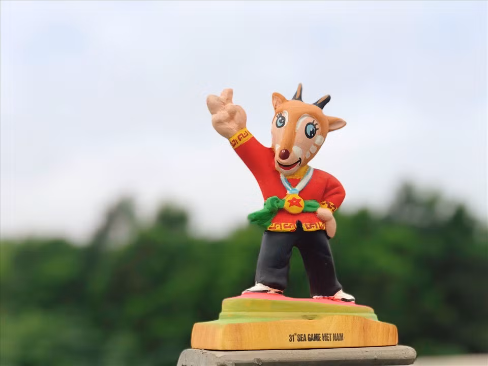 唐林古村艺人制作第31届东运会吉祥物--中南大羚雕像系列 ảnh 2 唐林古村艺人制作第31届东运会吉祥物--中南大羚雕像系列 ảnh 2