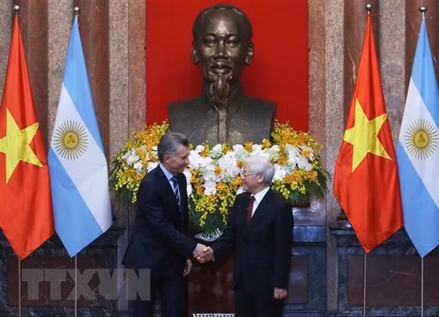 阿根廷共和国总统圆满结束对越南进行的国事访问 ảnh 1