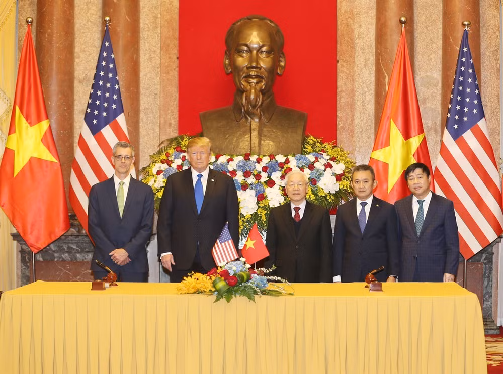 阮富仲与美国总统特朗普见证两国4个合作文件的签署 ảnh 2 阮富仲与美国总统特朗普见证两国4个合作文件的签署 ảnh 2