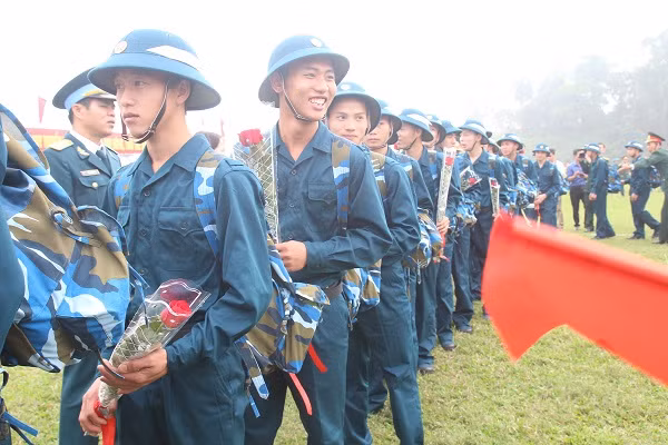 越南安沛省举行2019年度新兵入伍欢送仪式 ảnh 2