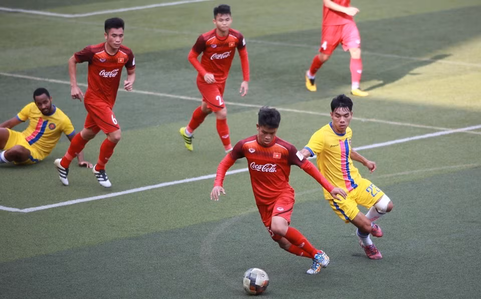 越南U22足球队今日启程前往柬埔寨参加2019东南亚U22锦标赛 ảnh 2