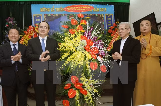 越南祖国阵线中央委员会主席向天主教团结委员会致以圣诞节祝福 ảnh 1 越南祖国阵线中央委员会主席向天主教团结委员会致以圣诞节祝福 ảnh 1