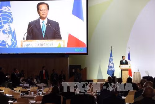 越南政府总理阮晋勇与法国总理曼努埃尔·瓦尔斯举行会谈 ảnh 1