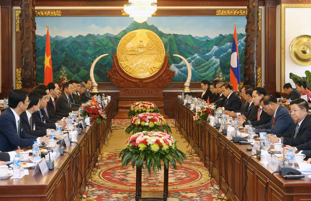 越南国家主席陈大光与老挝人民革党总书记、国家主席本扬•沃拉吉举行会谈 ảnh 1 越南国家主席陈大光与老挝人民革党总书记、国家主席本扬•沃拉吉举行会谈 ảnh 1