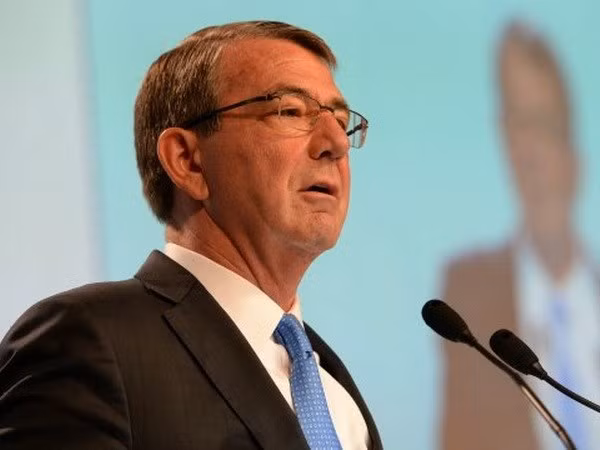 美国防长卡特：中国在东海筑起一座“自我孤立的长城” ảnh 1