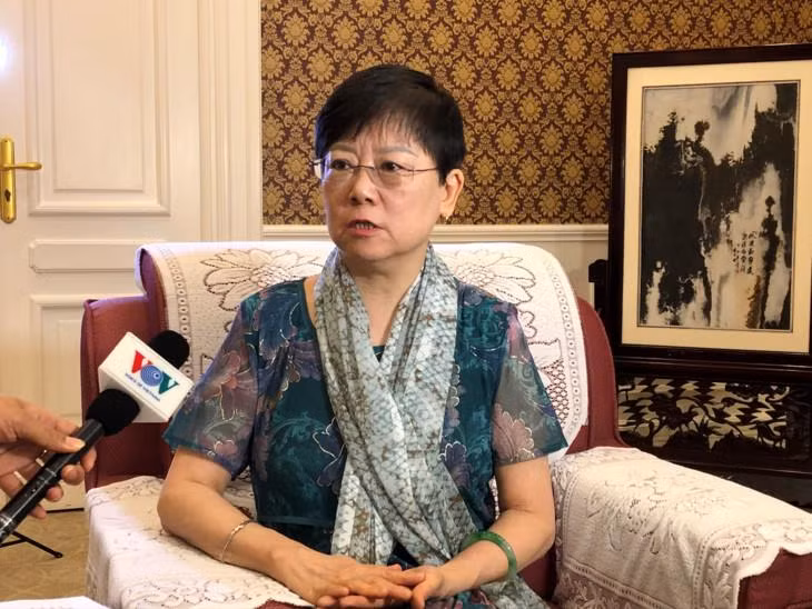 胡志明主席 ——一生为越南人民谋幸福、贴近人民的领袖 ảnh 1