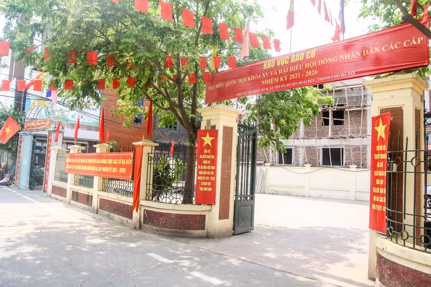组图：河内市各地张灯结彩营造换届选举浓厚氛围 ảnh 7
