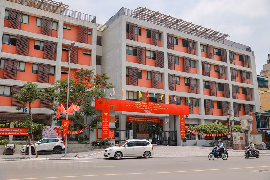 组图：河内市各地张灯结彩营造换届选举浓厚氛围 ảnh 5