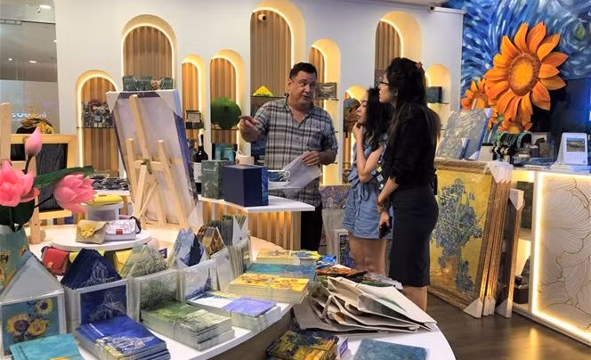 越南最具规模的“梵高720度沉浸式体验”艺术展在胡志明市开展 ảnh 3 越南最具规模的“梵高720度沉浸式体验”艺术展在胡志明市开展 ảnh 3