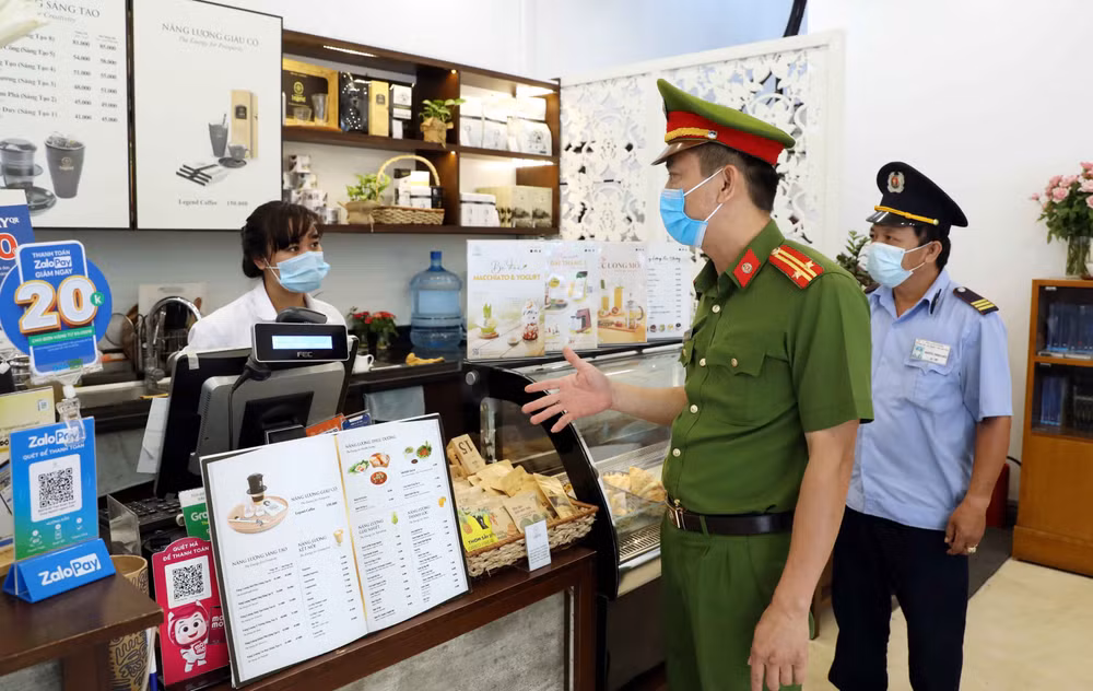 新冠肺炎疫情:河内市统筹抓好疫情防控 全力以赴打赢疫情防控阻击战 ảnh 2 新冠肺炎疫情:河内市统筹抓好疫情防控 全力以赴打赢疫情防控阻击战 ảnh 2