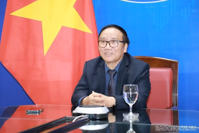 越南驻联合国代表团举行有关胡志明主席的诗歌座谈会 ảnh 2