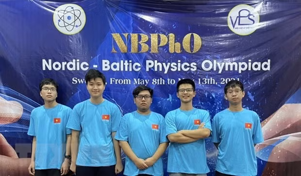 河内市学生在北欧-波罗的海物理奥林匹克竞赛中获得一金两银一铜 ảnh 1