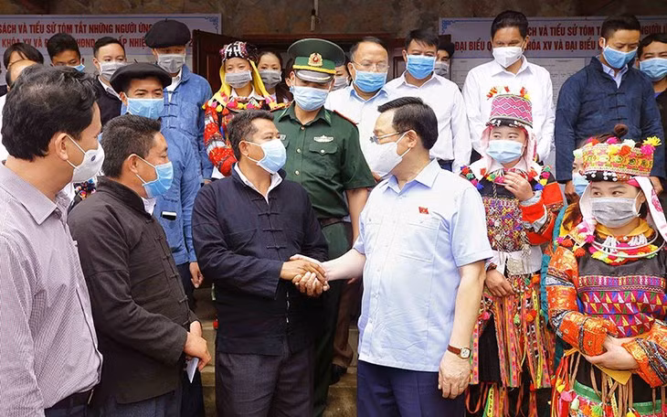 每张选票都体现选民的公心和责任感 ảnh 1 每张选票都体现选民的公心和责任感 ảnh 1