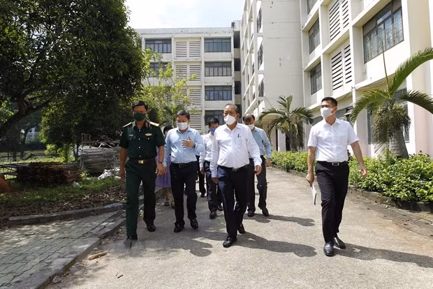 政府常务副总理张和平检查胡志明市的防疫工作 ảnh 1 政府常务副总理张和平检查胡志明市的防疫工作 ảnh 1