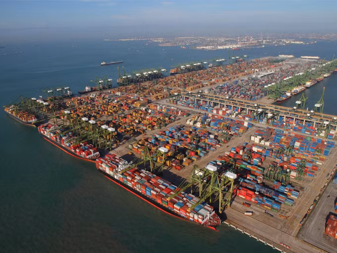 有效挖掘云峰经济区潜力并加大招商引资力度 ảnh 1 有效挖掘云峰经济区潜力并加大招商引资力度 ảnh 1