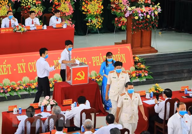 面向越共十三大:相信人民 依靠人民 选拔德才兼备的优秀人才 ảnh 1 面向越共十三大:相信人民 依靠人民 选拔德才兼备的优秀人才 ảnh 1