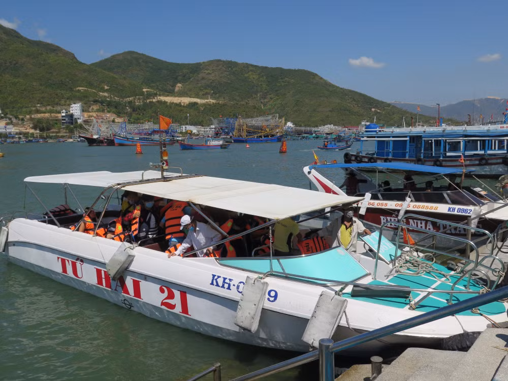 越南旅游：庆和省芽庄旅游码头投入试运营 ảnh 1
