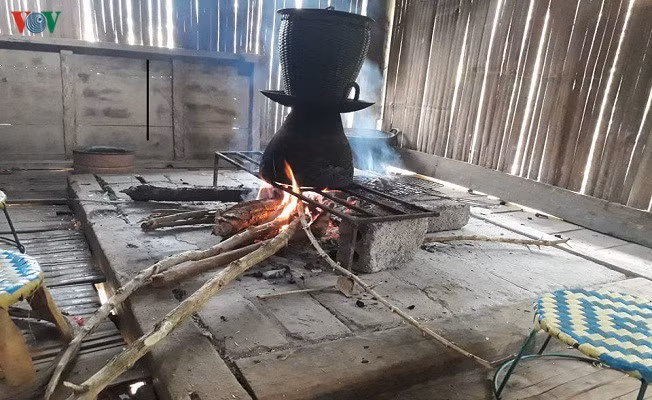 高脚屋炉灶在泰族同胞生活中的意义 ảnh 1