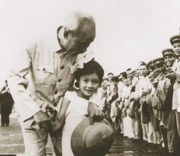 五岁中国小女孩第一次见到胡伯伯的难忘回忆 ảnh 1