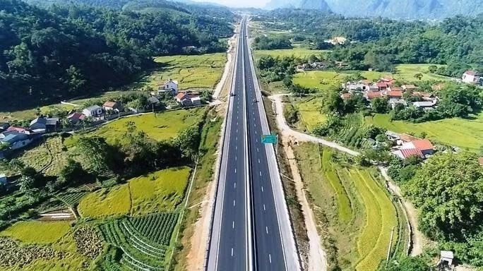 越南北部山区各省致力破解交通瓶颈 促进旅游产业发展 ảnh 1 越南北部山区各省致力破解交通瓶颈 促进旅游产业发展 ảnh 1