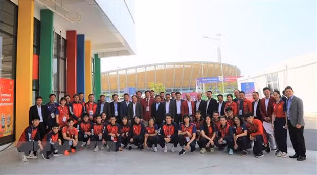 第32届东运会：越南举重运动员阮国全打破3项运动会记录夺金 ảnh 2