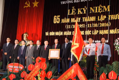 河内师范大学第二次荣获一级独立勋章 ảnh 1