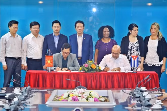 越南与古巴加强出版领域的合作 ảnh 1 越南与古巴加强出版领域的合作 ảnh 1