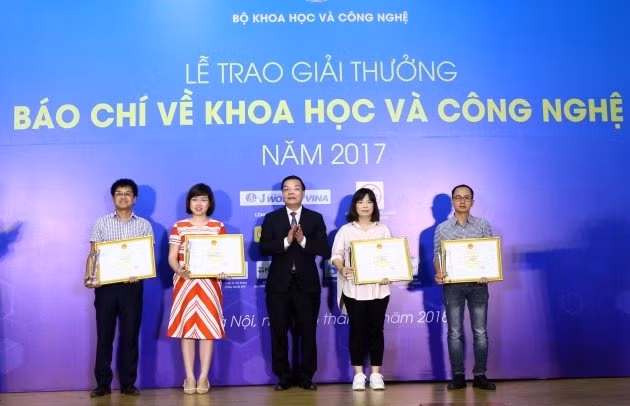 18个最佳作品荣获2017年科技新闻奖 ảnh 1 18个最佳作品荣获2017年科技新闻奖 ảnh 1
