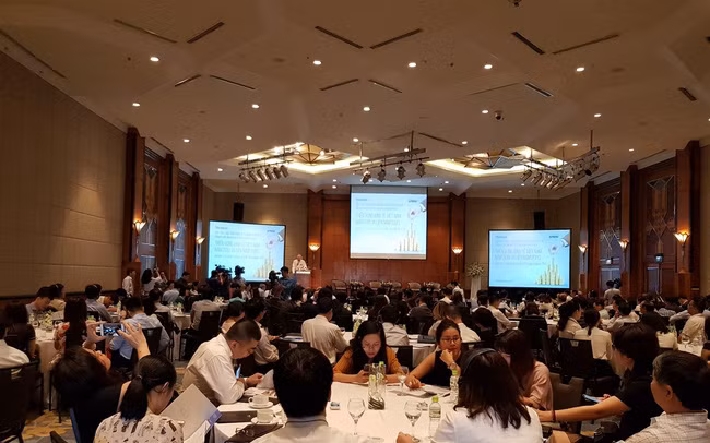 越南2018-2020年经济前景展望研讨会在河内举行 ảnh 1 越南2018-2020年经济前景展望研讨会在河内举行 ảnh 1