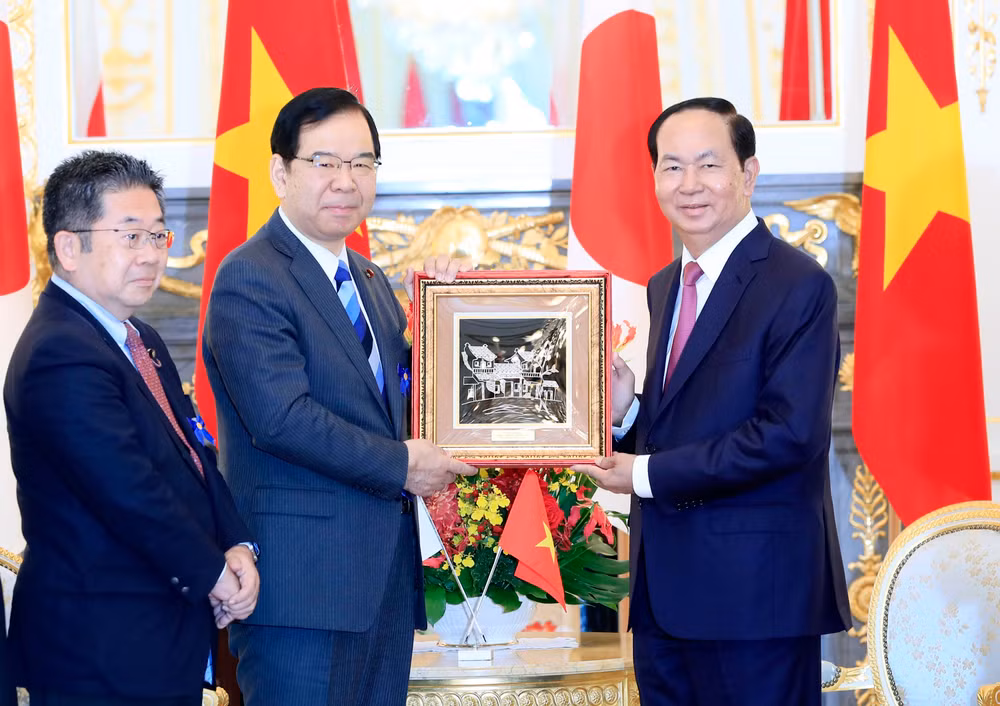 越南国家主席陈大光会见日本共产党主席 ảnh 1 越南国家主席陈大光会见日本共产党主席 ảnh 1