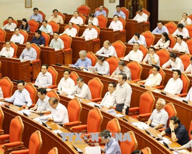 越共十二届七中全会就社会保险制度改革提案进行讨论 ảnh 1